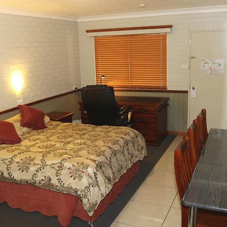 Barcaldine Country Motor Inn Exterior photo