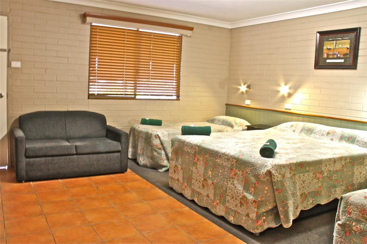 Barcaldine Country Motor Inn Exterior photo