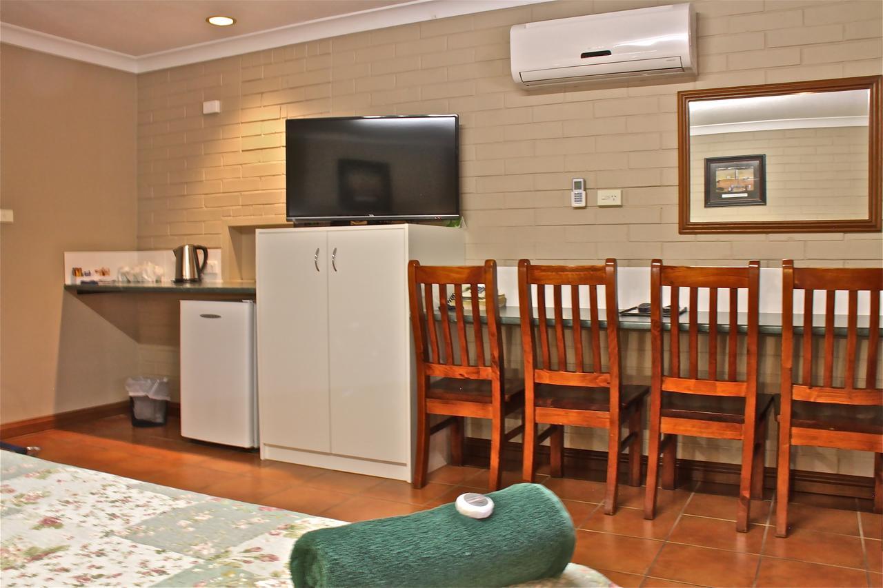 Barcaldine Country Motor Inn Exterior photo