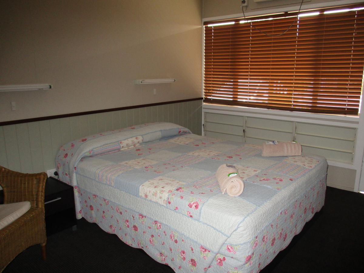 Barcaldine Country Motor Inn Exterior photo
