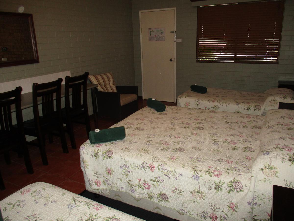 Barcaldine Country Motor Inn Exterior photo